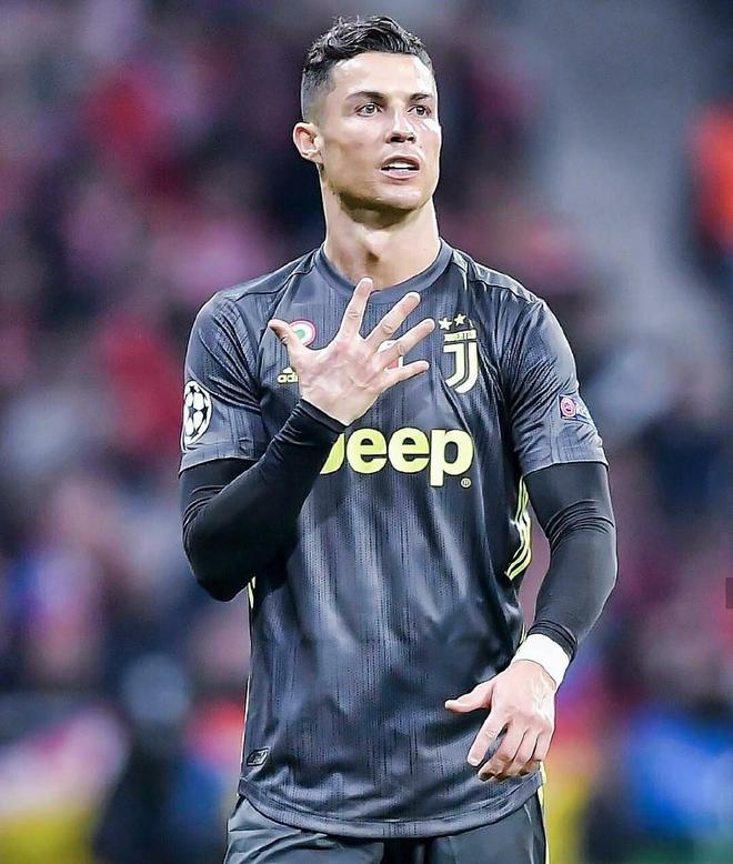 包含尤文完胜曼联，C罗惊艳世界的词条