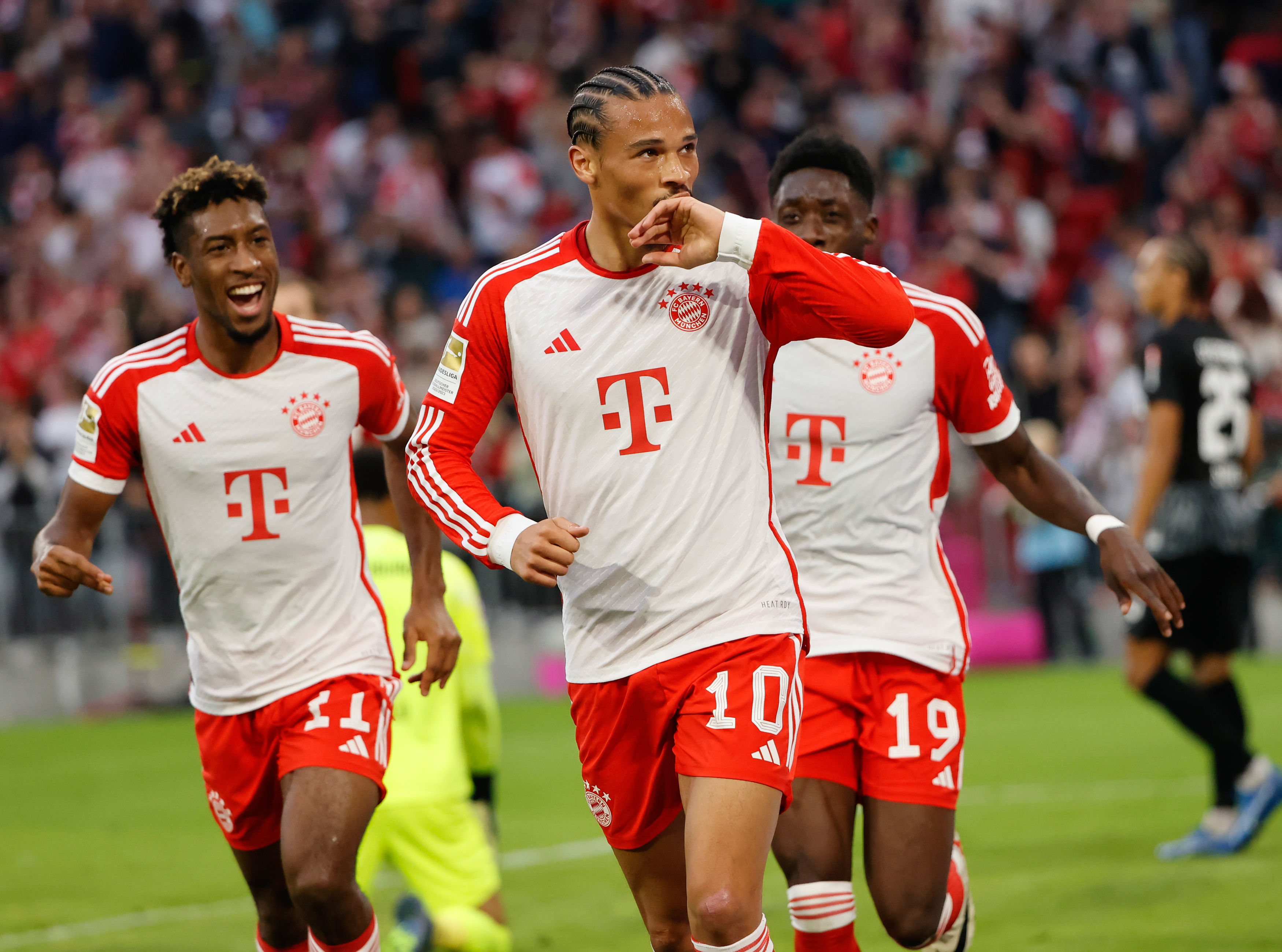 LOL英雄联盟直播-包含AC米兰逆转拜仁慕尼黑，主场2-1莱比锡的词条