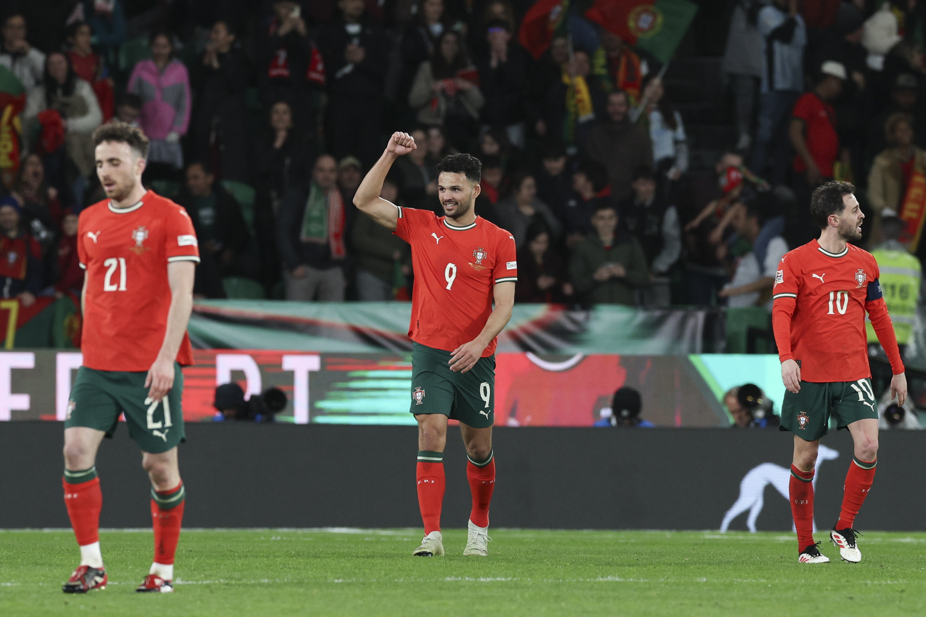 LOL英雄联盟投注-包含欧洲国家联赛半决赛即将开启的词条