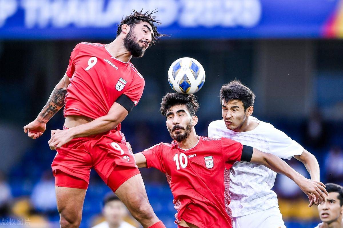 关于伊朗球队凭借犀利进攻，击败对手一举晋级的信息