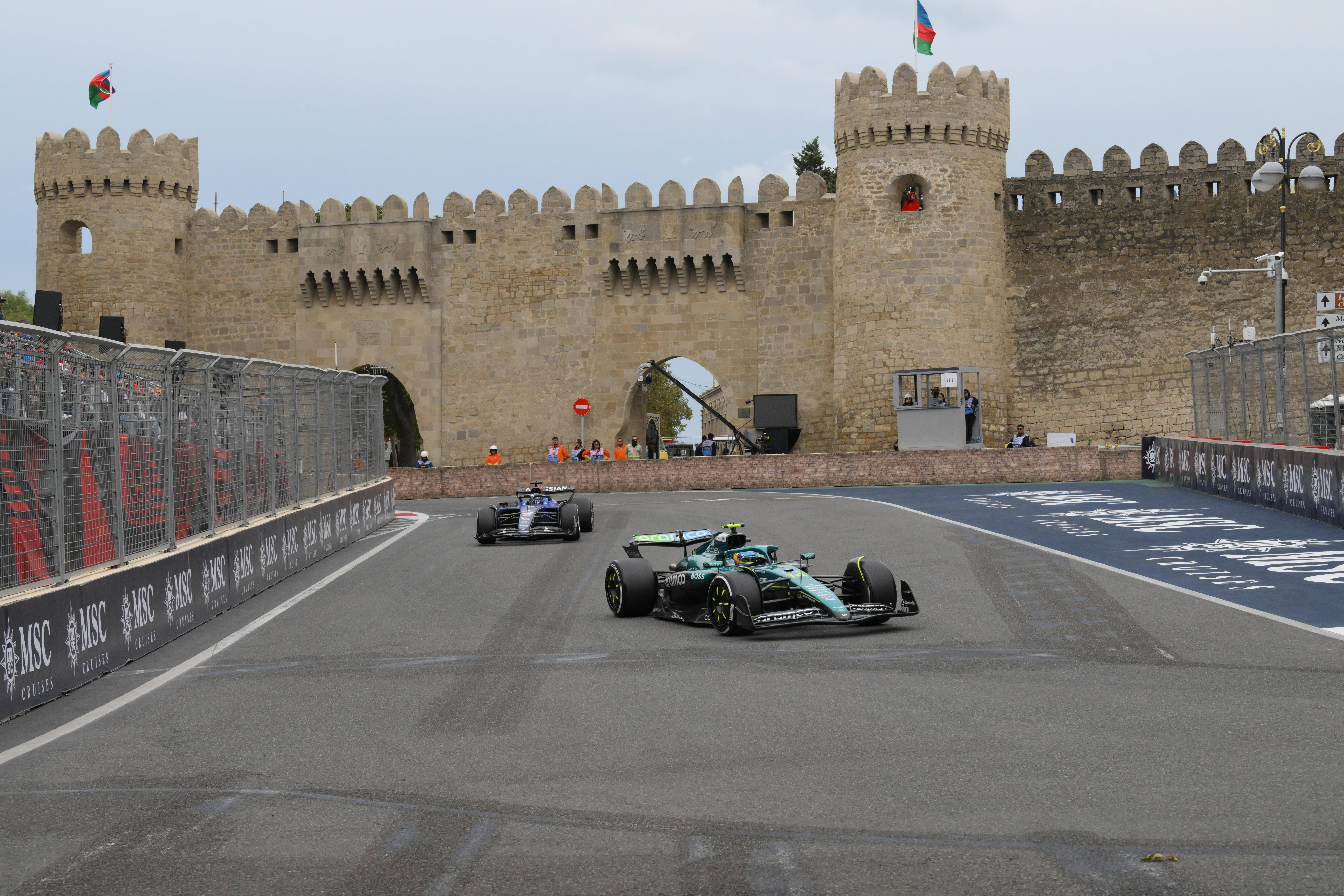 红牛车队碾压法拉利，阿隆索统治全场的简单介绍