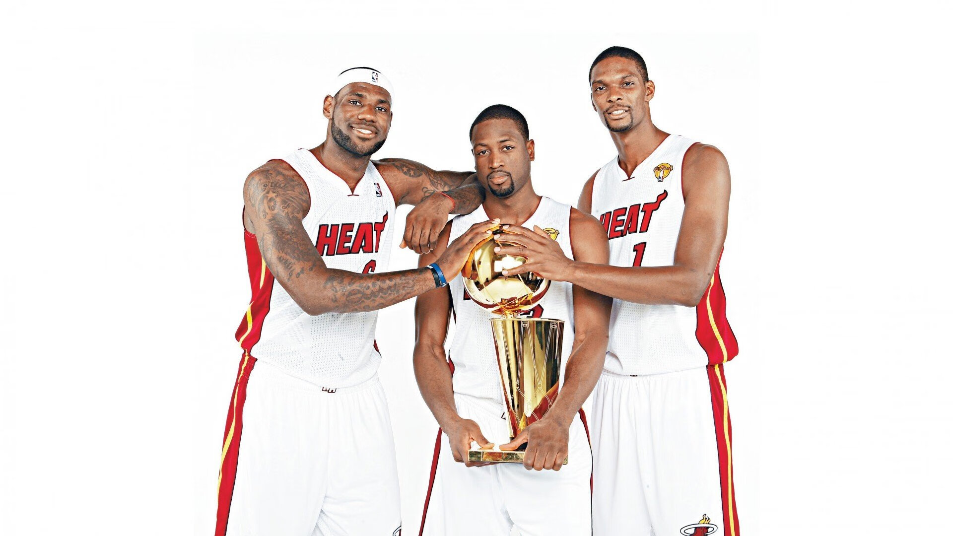 F1新赛季揭幕战之夜，皮克高光表现点燃赛场激情