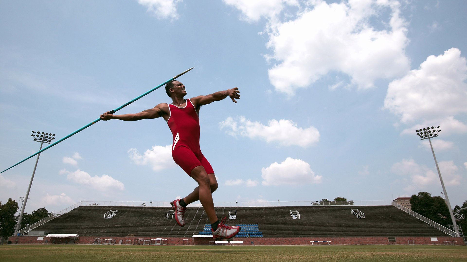 F1新赛季揭幕战与步行者击败奇才，速度与策略的双重奏